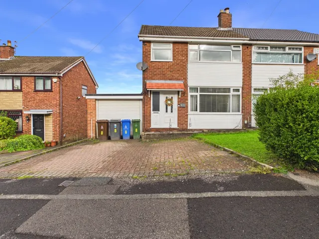 Hawthorn Drive, Stalybridge, SK15, photo 1