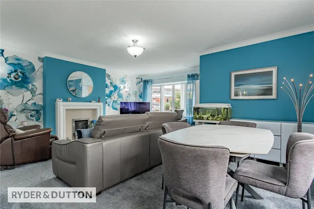 Chiltern Drive, Royton, OL2, photo 3