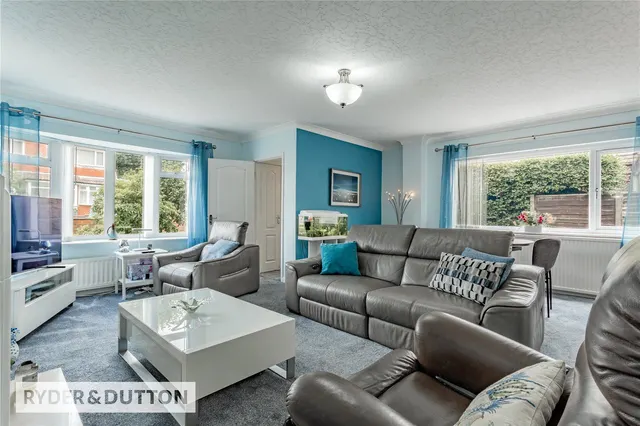 Chiltern Drive, Royton, OL2, photo 2