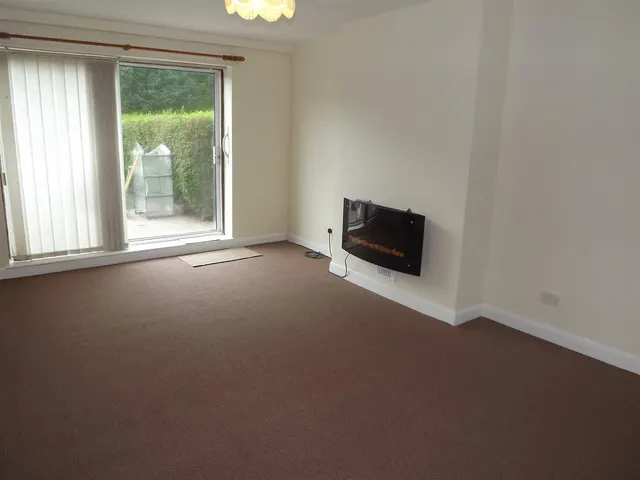 Walton Drive, Chesterfield, S40, photo 3