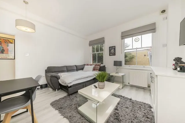 Thornton Avenue, SW2, photo 2
