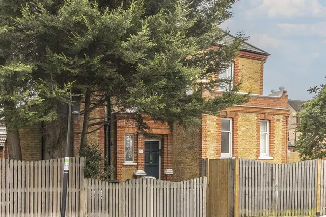 Thornton Avenue, SW2, photo 1