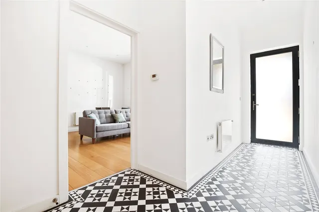 North Tenter Street, London, E1, photo 2