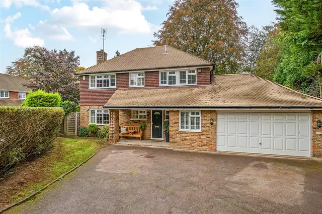 Chesters Road, Camberley, photo 1