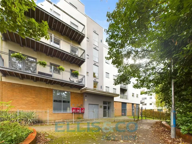 Sovereign Way, Tonbridge, TN9, photo 1