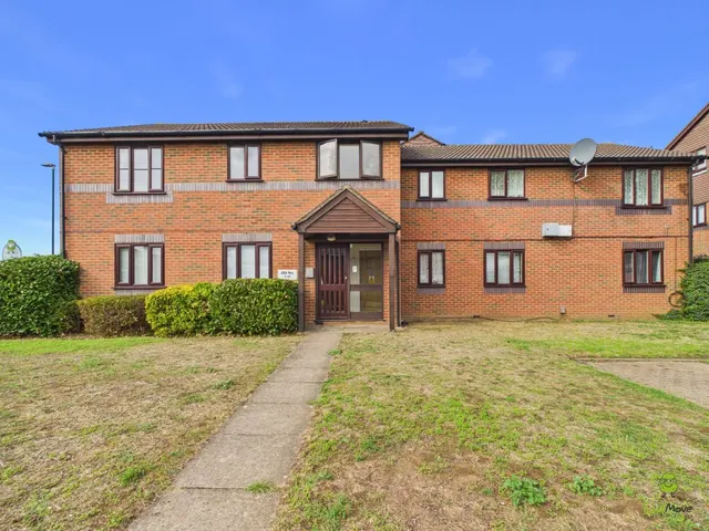 Woodfall Drive, Crayford, DA1, photo 1