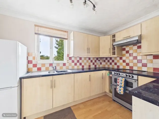 Woodfall Drive, Crayford, DA1, photo 2