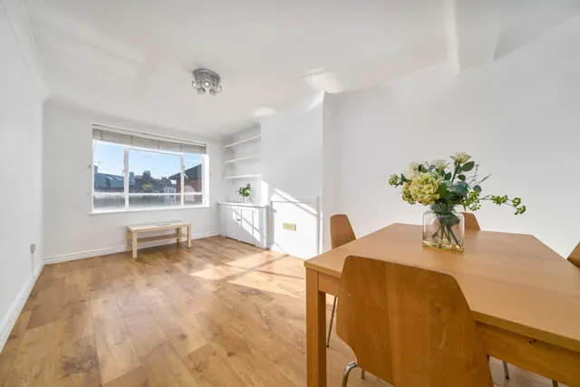 Lavender Hill, Clapham Junction, SW11, photo 1