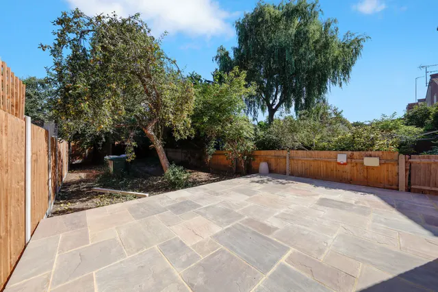 Olive Road, London, NW2, photo 2