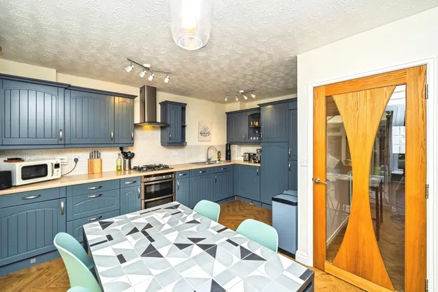 Larton Farm Close, Wirral, CH48, photo 3
