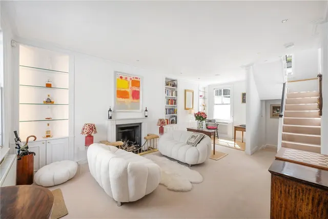 Photo 2 — Hillgate Place, Kensington, London, W8