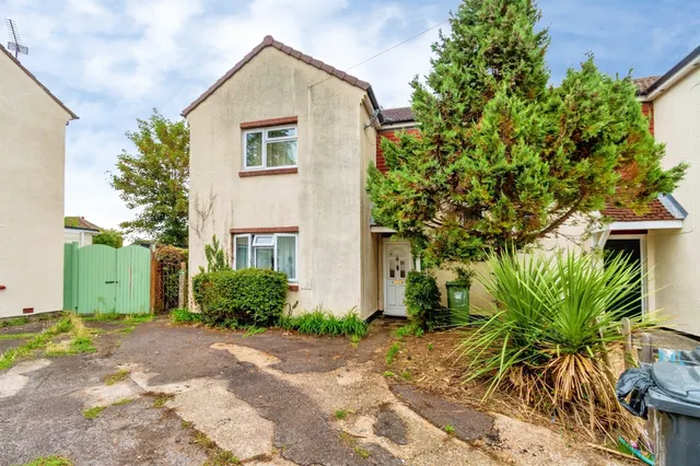 The Quadrangle, Eastleigh, SO50, photo 1