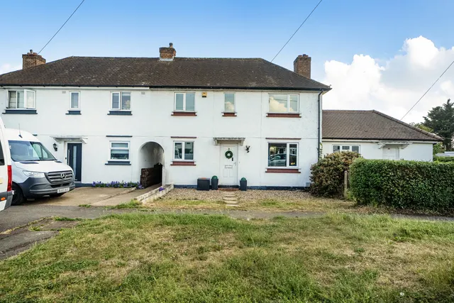 Priory Close, Denham, UB9, photo 1