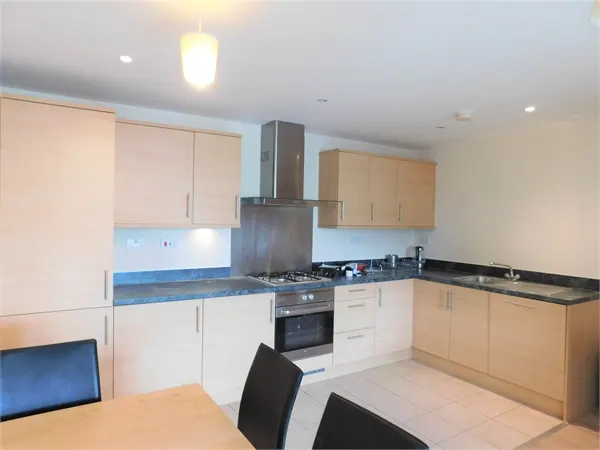 Uxbridge Road, Ealing, W13, photo 1