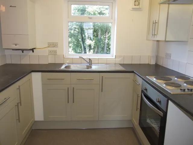 Sprigfield Drive, Westcliff on Sea, SS0, photo 2