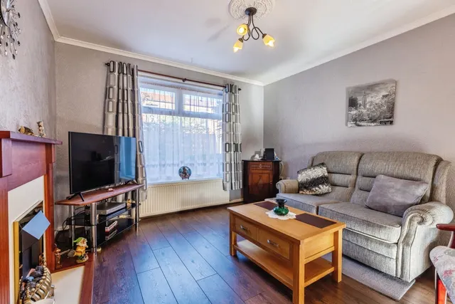 Buckshaw Hall Close, Chorley, PR7, photo 2