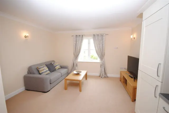 Tachbrook Street, London, SW1V, photo 2