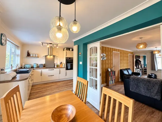 Rochester Avenue, Burntwood, WS7, photo 2