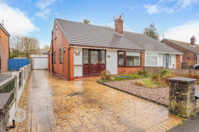 Rutland Street, Leigh, WN7 2NS, photo 1