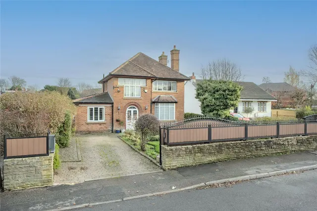 College Road, Gildersome, LS27, photo 1