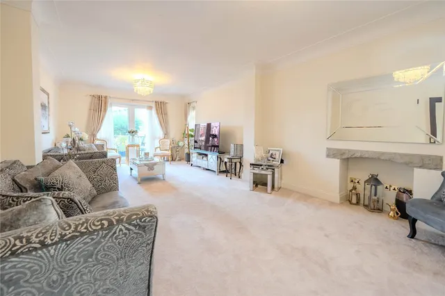 College Road, Gildersome, LS27, photo 2