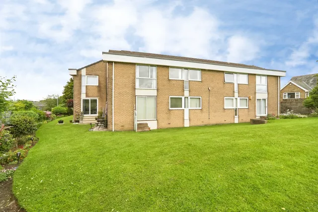 Moorfield Drive, Yeadon, Leeds, photo 1