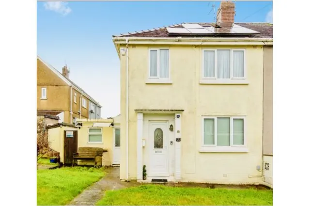 Heol Y Llan, Burry Port, photo 1