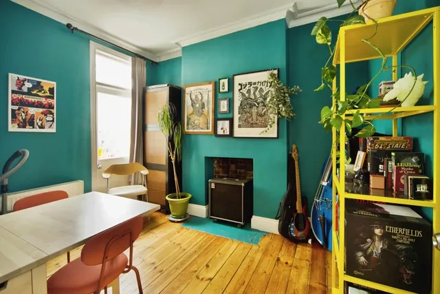 Photo 3 — Chesley Gardens, London, E6