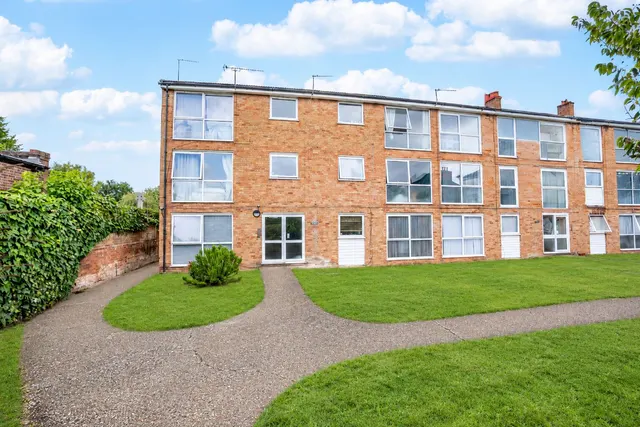 Meadow Close, London Colney, AL2, photo 1