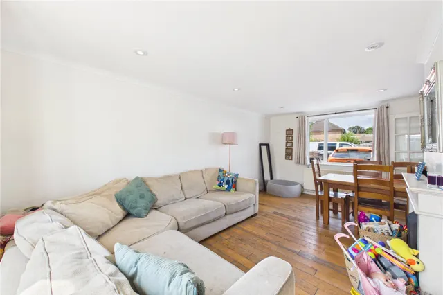 Bucknell Avenue, Pangbourne, RG8, photo 3