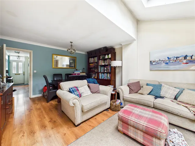 Gratian Close, Highwoods, CO4, photo 3