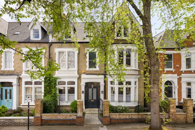 Walpole Gardens, Chiswick, West London, photo 1