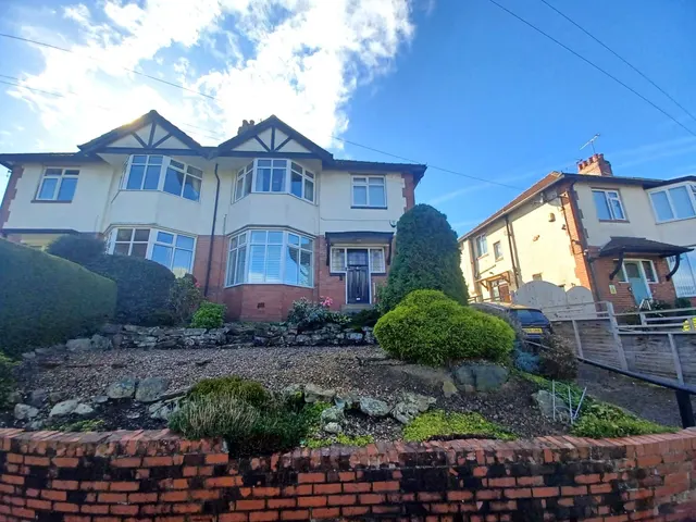 Shadwell Walk, Leeds, LS17, photo 1