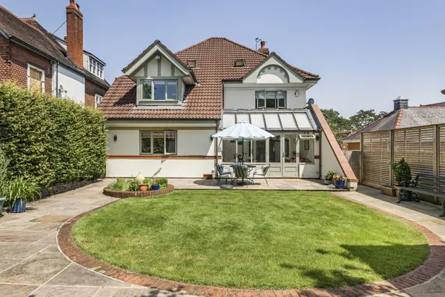 Mill Road, Cardiff, CF14, photo 1