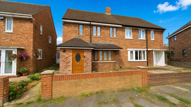 Central Avenue, South Ockendon, RM15, photo 1