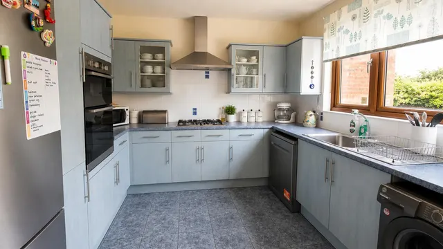 East Road, Chadwell Heath, RM6, photo 3