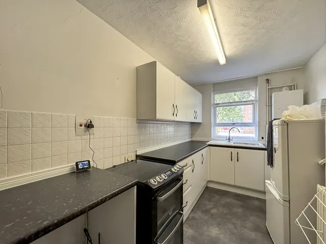 Dorchester Gardens, Worthing, BN11, photo 3
