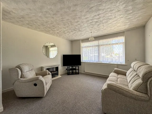 Dorchester Gardens, Worthing, BN11, photo 2