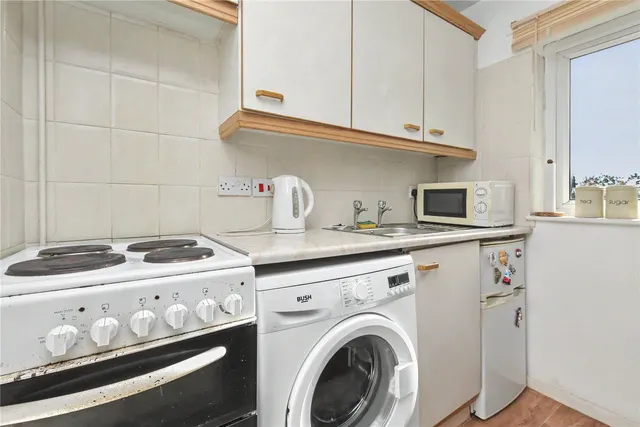 Well Close Rise, Leeds, LS7, photo 3