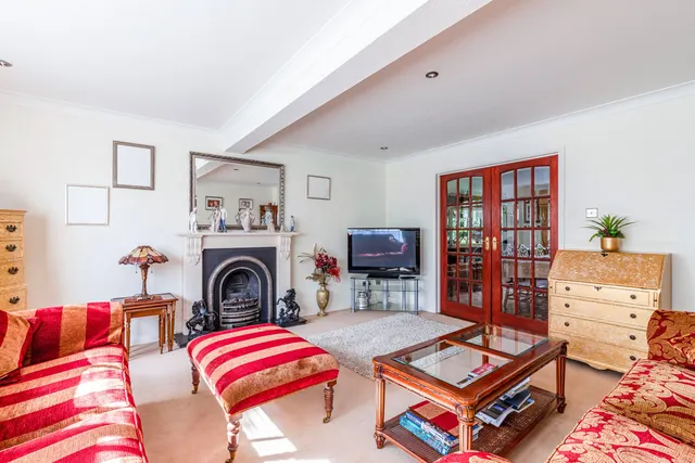 Forest Close, Pyrford, GU22, photo 2
