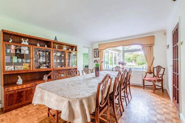 Forest Close, Pyrford, GU22, photo 3