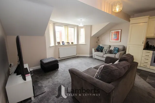 Photo 2 — 5 Ryland House Hewell Road, Redditch