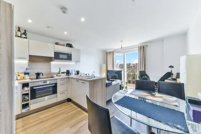 Ferdinand Court, Catford Green, Adenmore Road, Catford, SE6, photo 1