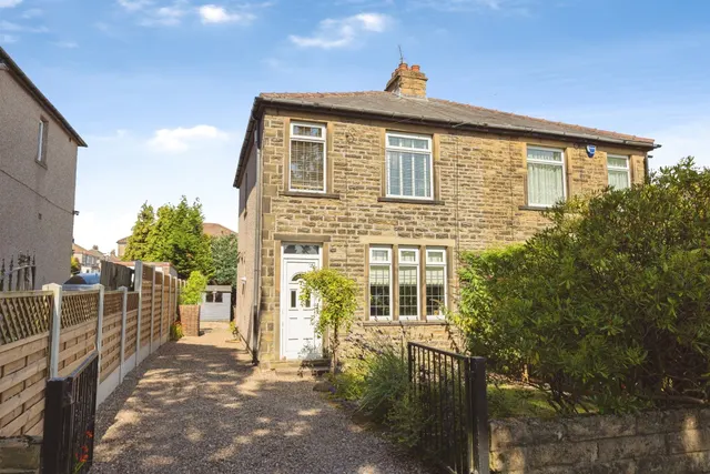 Kenley Avenue, Bradford, photo 1
