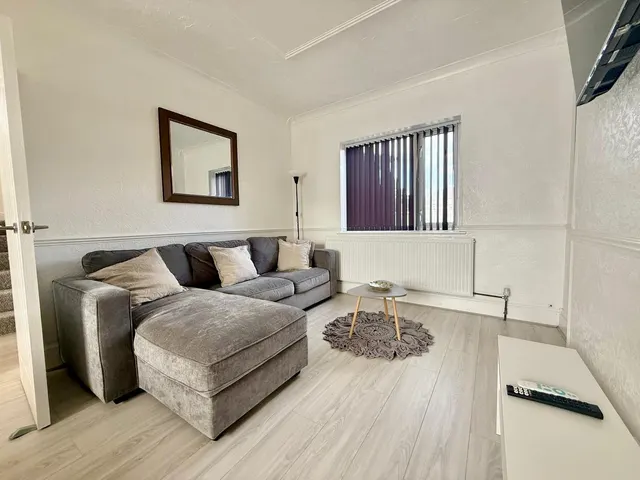 Gainsborough Road, Dagenham, RM8, photo 2
