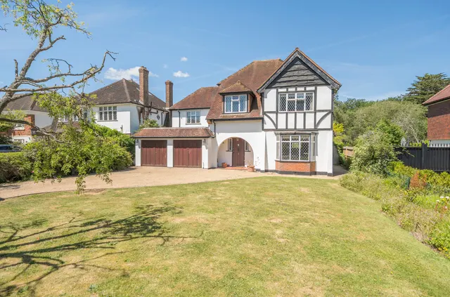 Farnborough Park, Orpington, photo 1