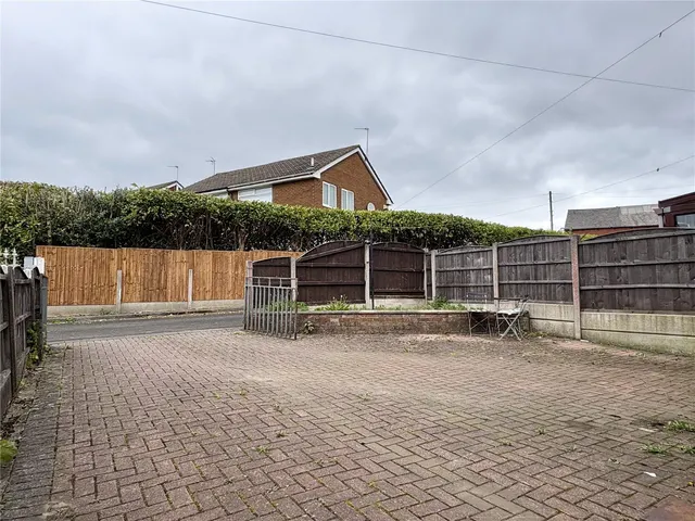 Hollins Road, Hollins, OL8, photo 2