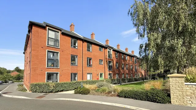 Crescent Place, Warminster, BA12, photo 1