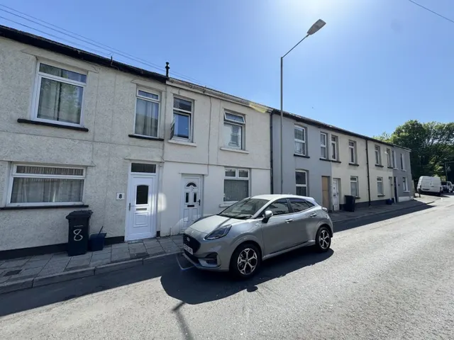 Aberfan Crescent, Aberfan, CF48, photo 1