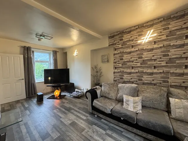Aberfan Crescent, Aberfan, CF48, photo 2